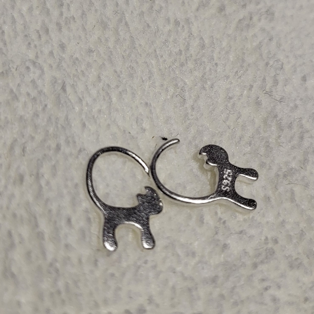 NWT SMALL 925 SILVER KITTY CAT HOOPS - Picture 4 of 4